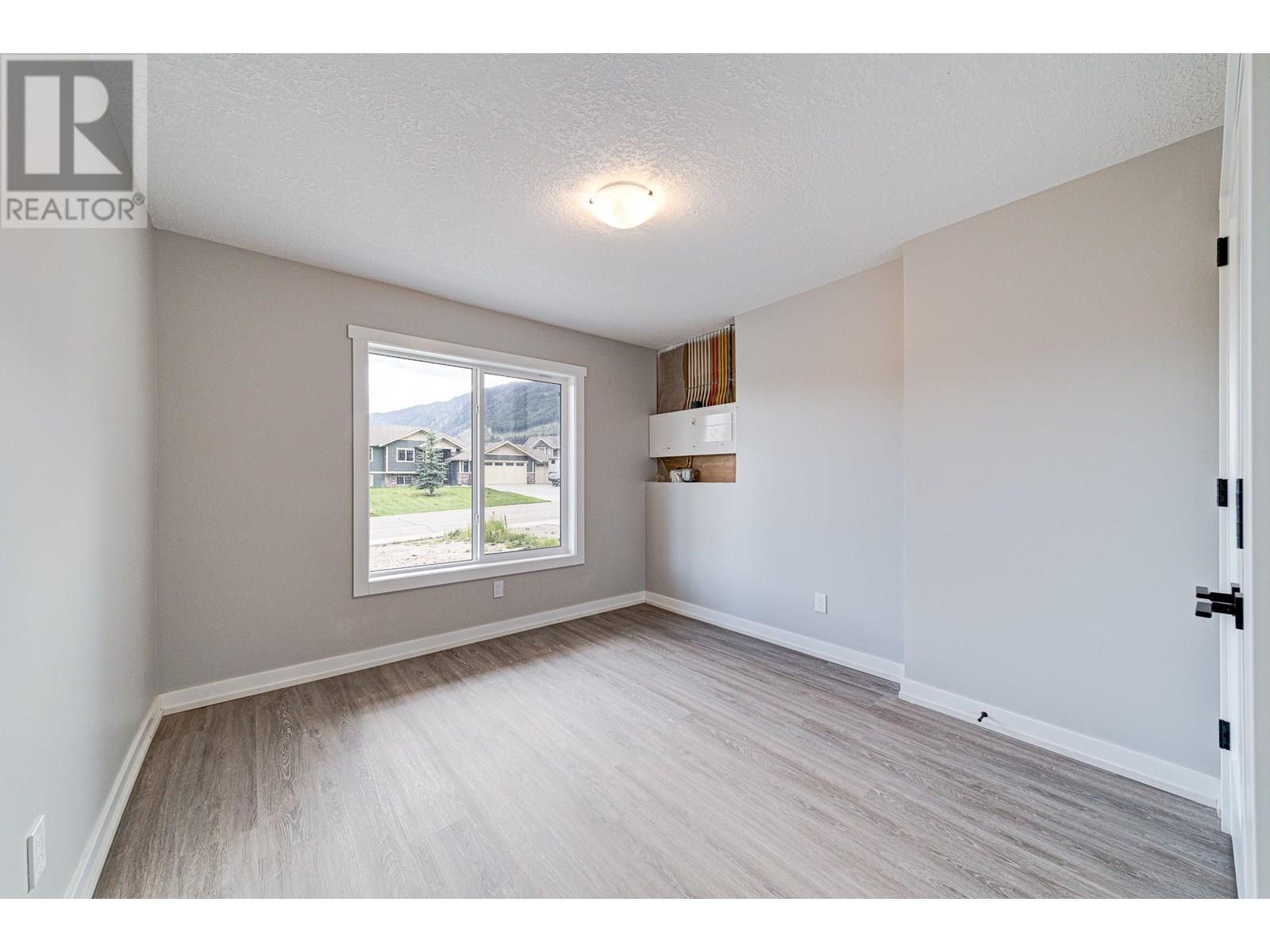 2258 Black Hawk Drive, Sparwood, BC - Indoor Photo Showing Other Room