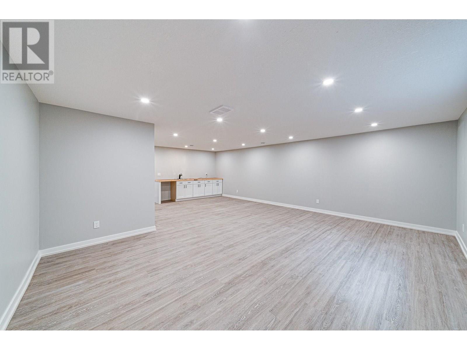 2258 Black Hawk Drive, Sparwood, BC - Indoor