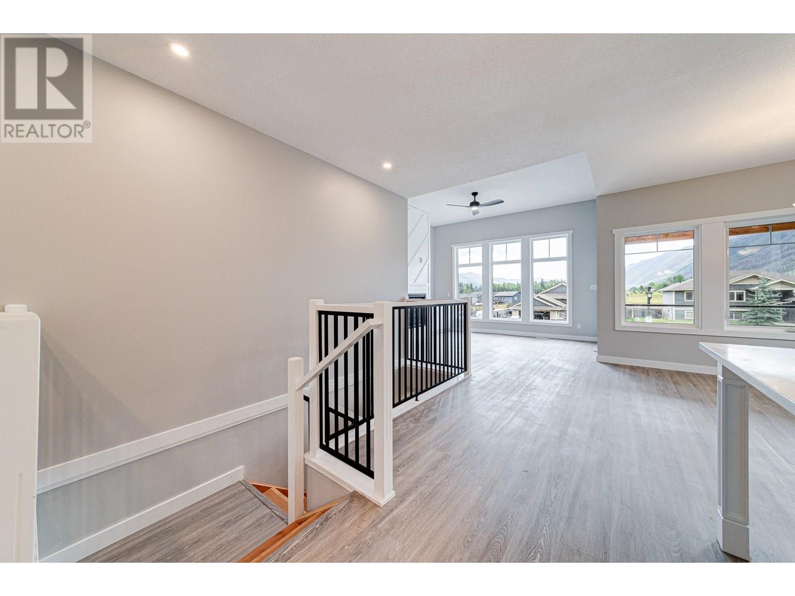 2258 Black Hawk Drive, Sparwood, BC - Indoor Photo Showing Other Room