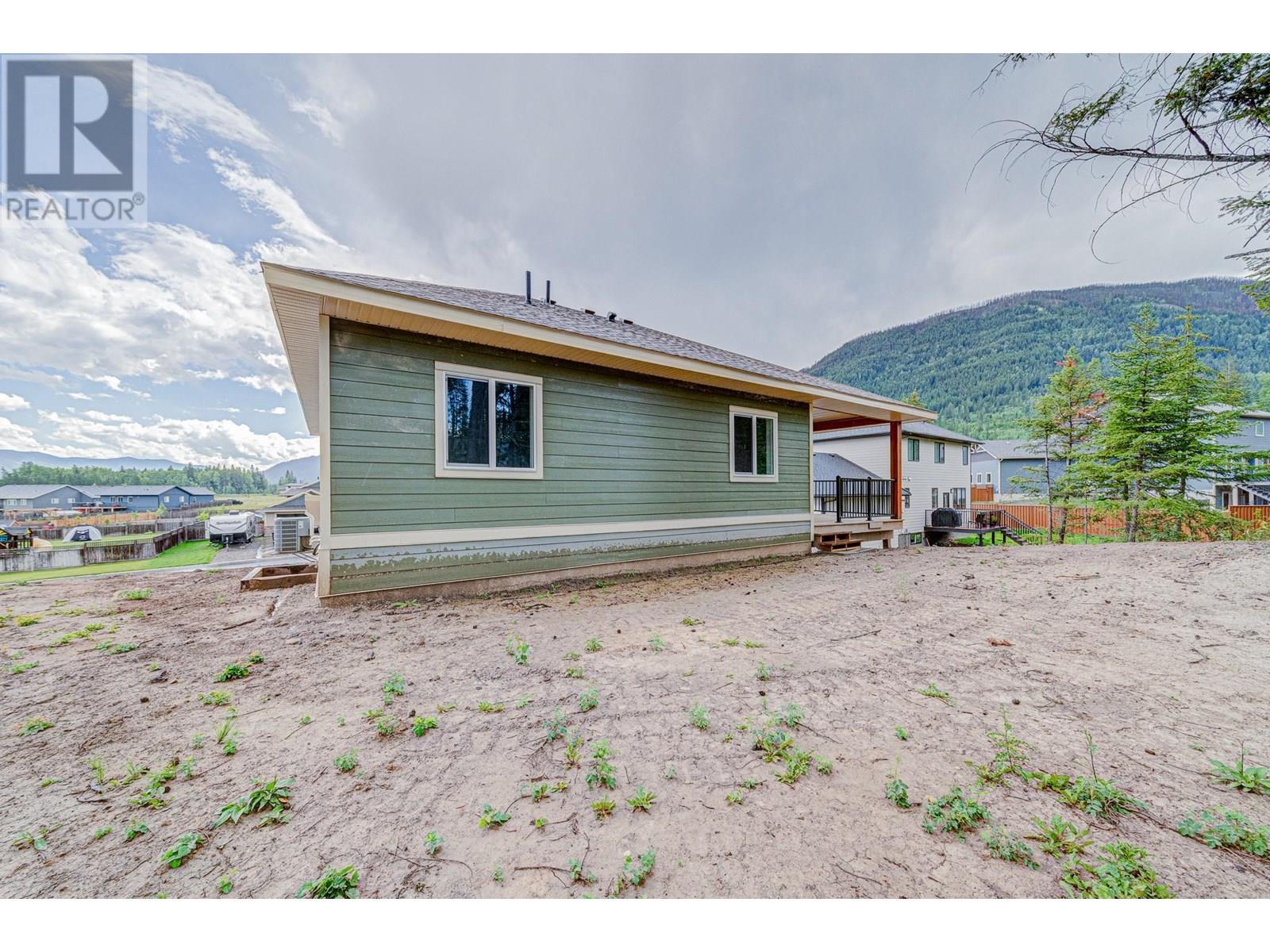 2258 Black Hawk Drive, Sparwood, BC - Outdoor