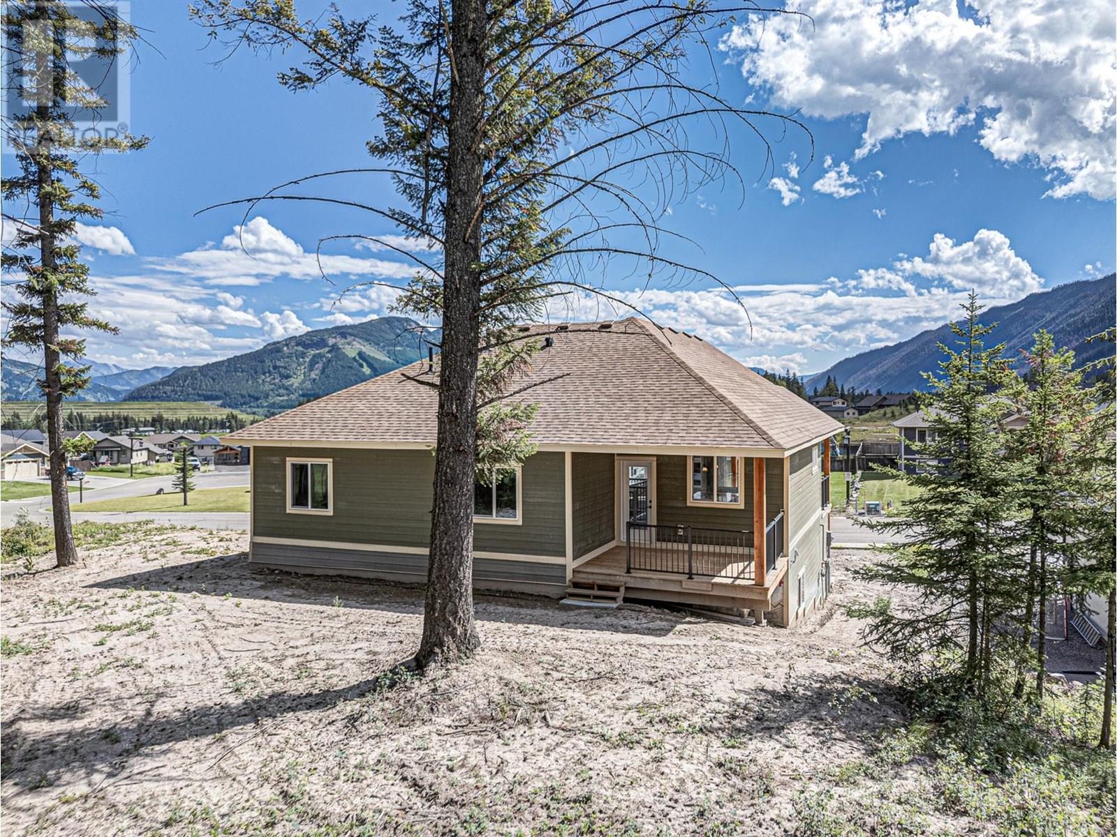 2258 Black Hawk Drive, Sparwood, BC - Outdoor
