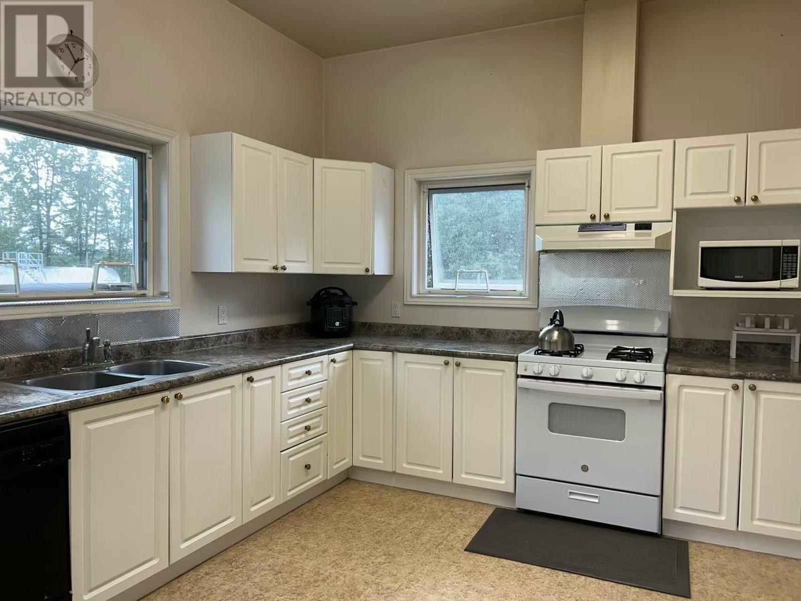 8445 271 Road, Dawson Creek, BC