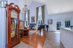 Gleeming hardwood floors, beautiful natural light -