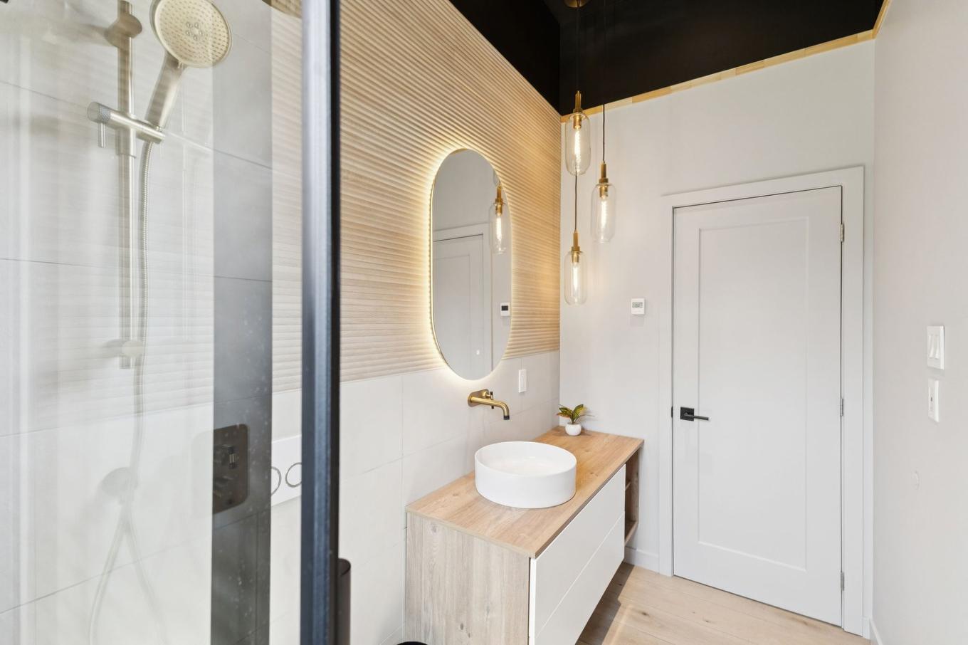 Bathroom - 85 Ch. De La Paroi-Rocheuse, Lac-Supérieur, QC - Indoor Photo Showing Bathroom