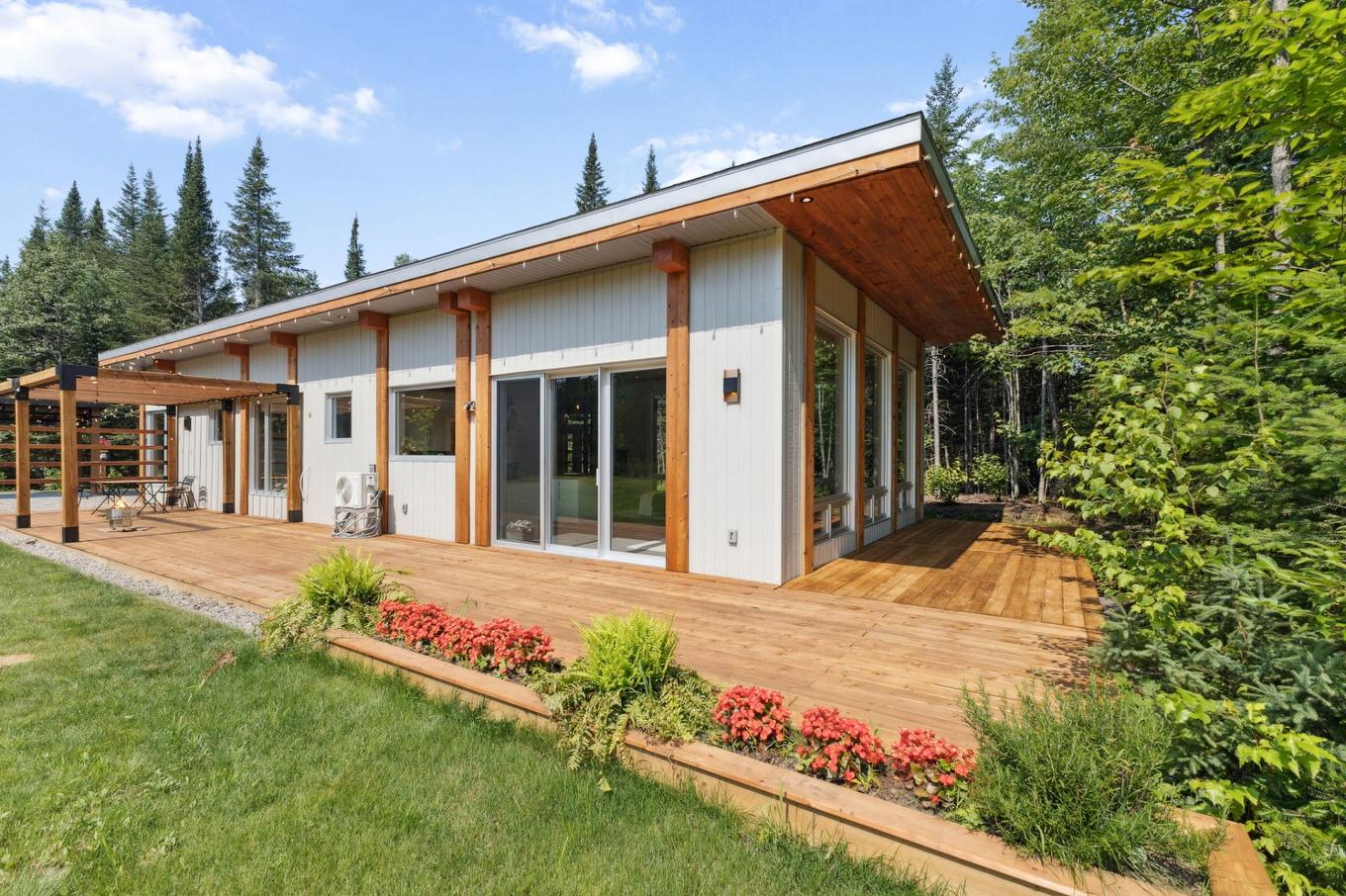 Back facade - 85 Ch. De La Paroi-Rocheuse, Lac-Supérieur, QC - Outdoor