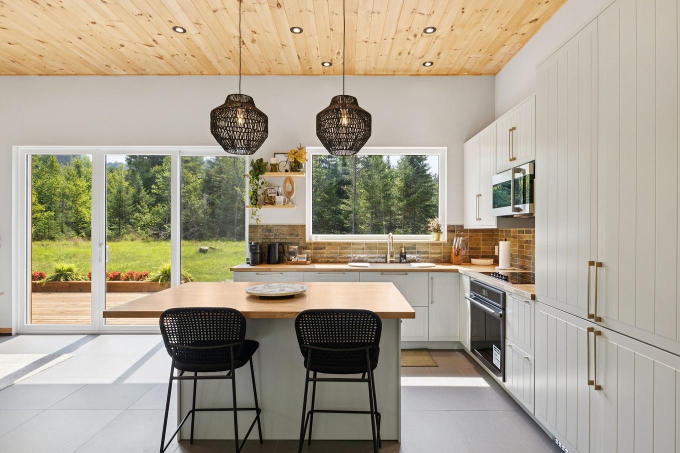 Kitchen - 85 Ch. De La Paroi-Rocheuse, Lac-Supérieur, QC - Indoor Photo Showing Kitchen With Upgraded Kitchen