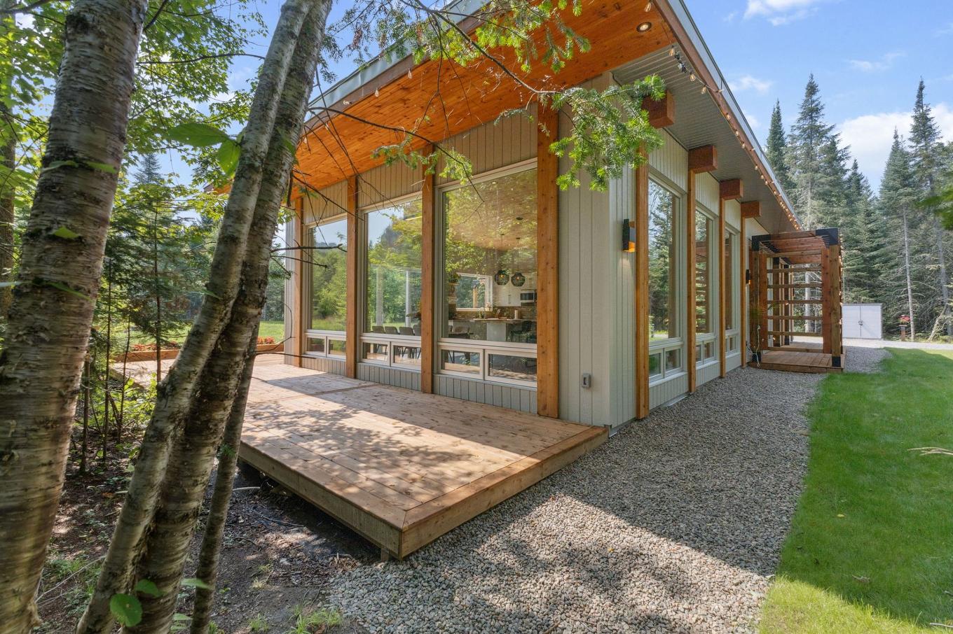 Frontage - 85 Ch. De La Paroi-Rocheuse, Lac-Supérieur, QC - Outdoor