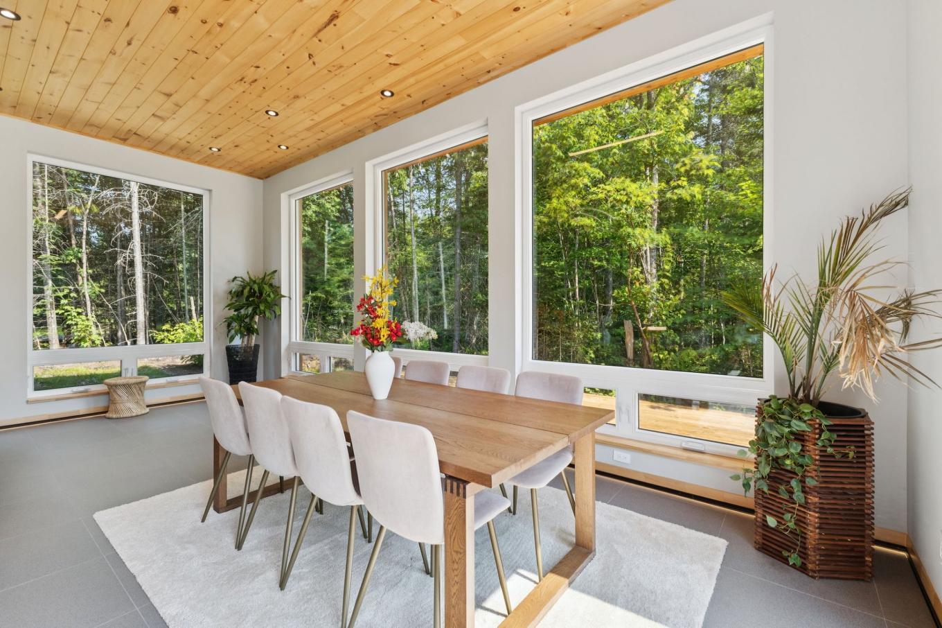 Dining room - 85 Ch. De La Paroi-Rocheuse, Lac-Supérieur, QC - Indoor Photo Showing Dining Room