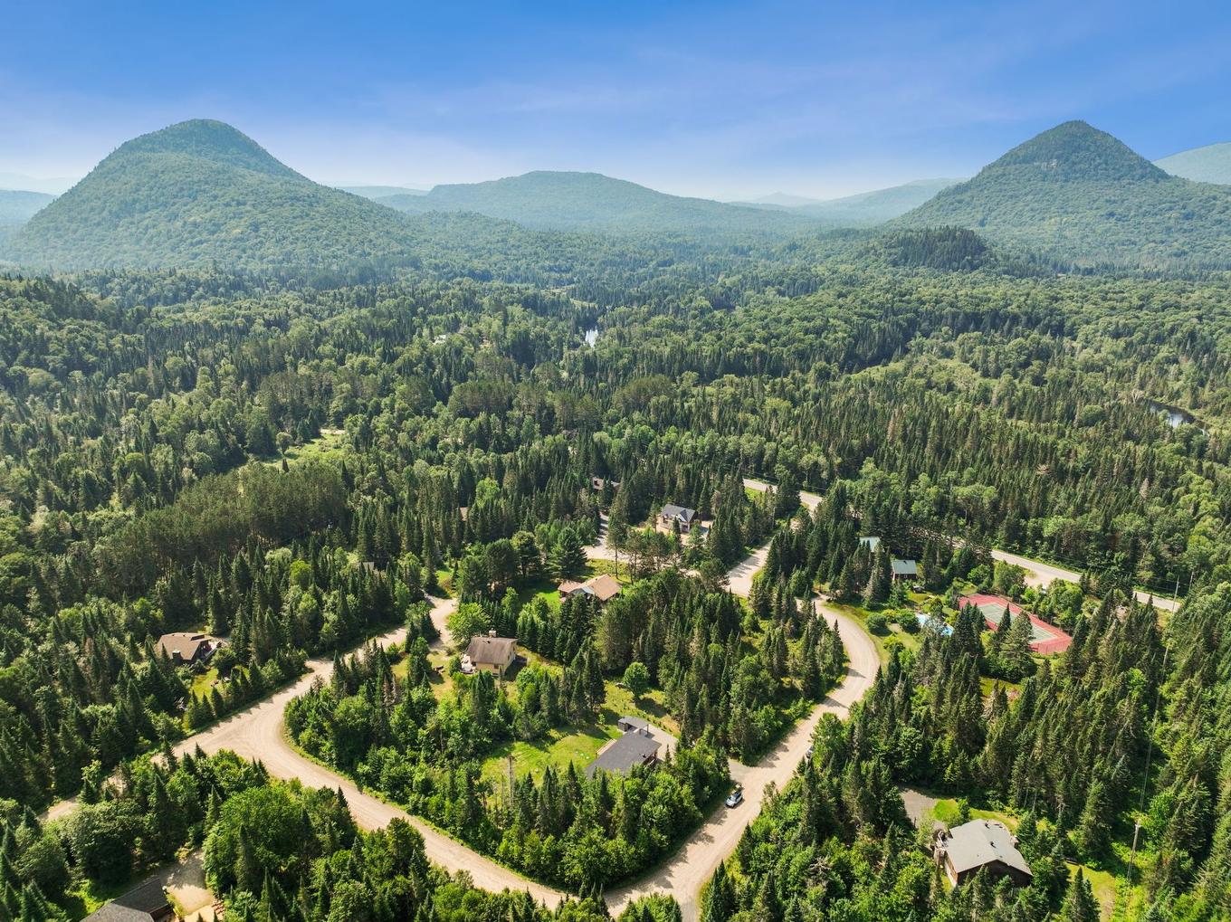 Overall view - 85 Ch. De La Paroi-Rocheuse, Lac-Supérieur, QC - Outdoor With View