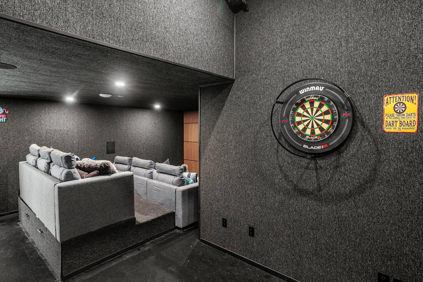 Home theatre - 851 - 853 Ch. Morgan, Saint-Adolphe-D'Howard, QC - Indoor Photo Showing Other Room