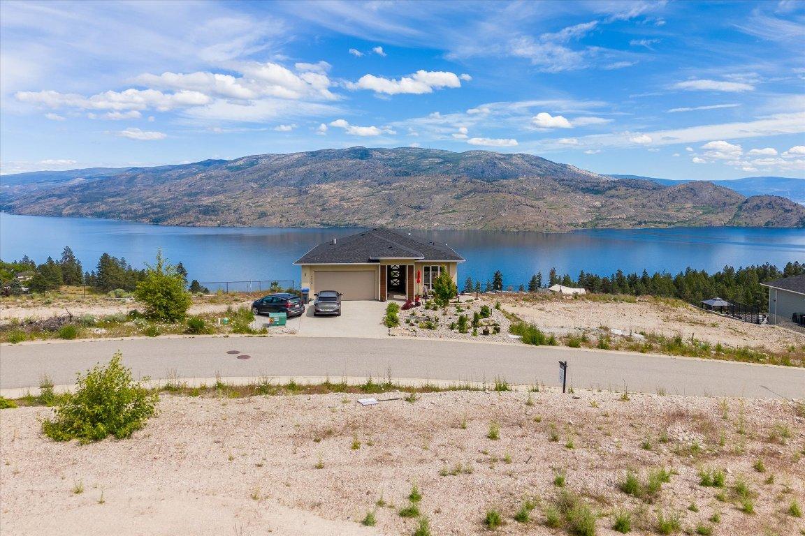 6037 Gerrie Road, Peachland, BC - Outdoor With Body Of Water With View