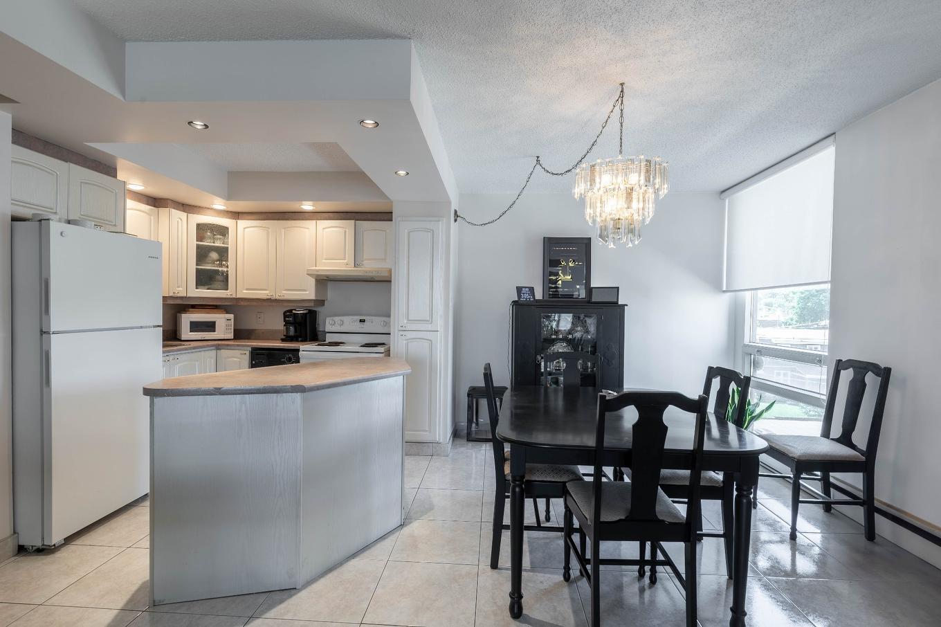Dining room - 404-295 Boul. St-Joseph, Gatineau (Hull), QC - Indoor Photo Showing Other Room