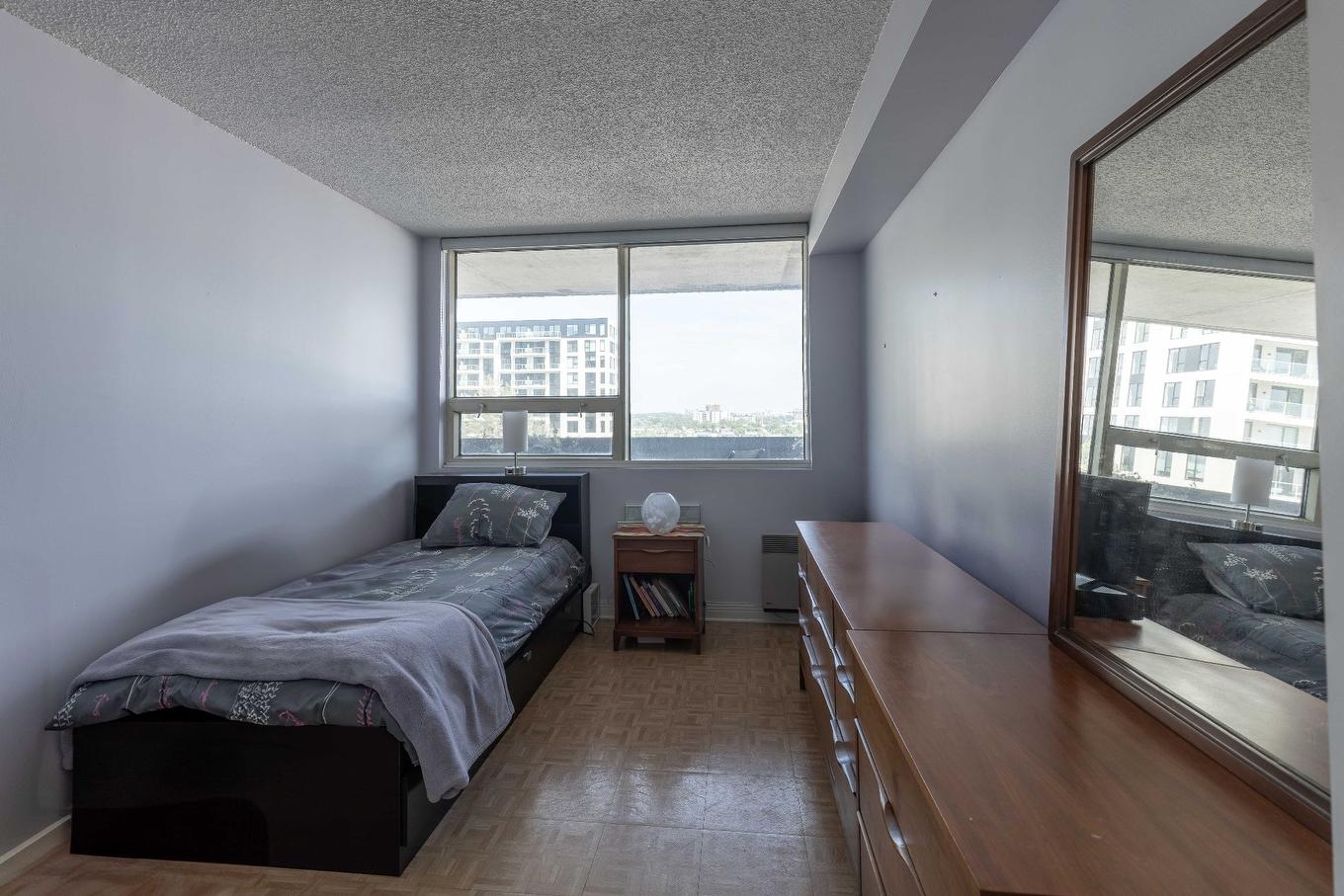 Bedroom - 404-295 Boul. St-Joseph, Gatineau (Hull), QC - Indoor Photo Showing Bedroom