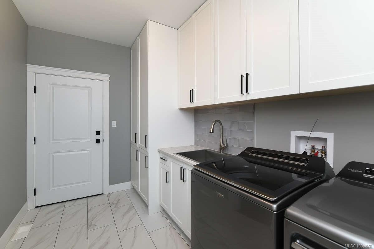 2390 Barbara Rd, Courtenay, BC