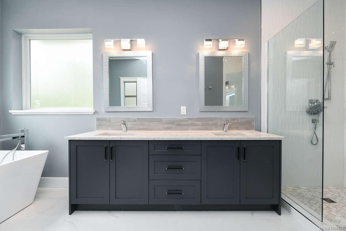 2390 Barbara Rd, Courtenay, BC