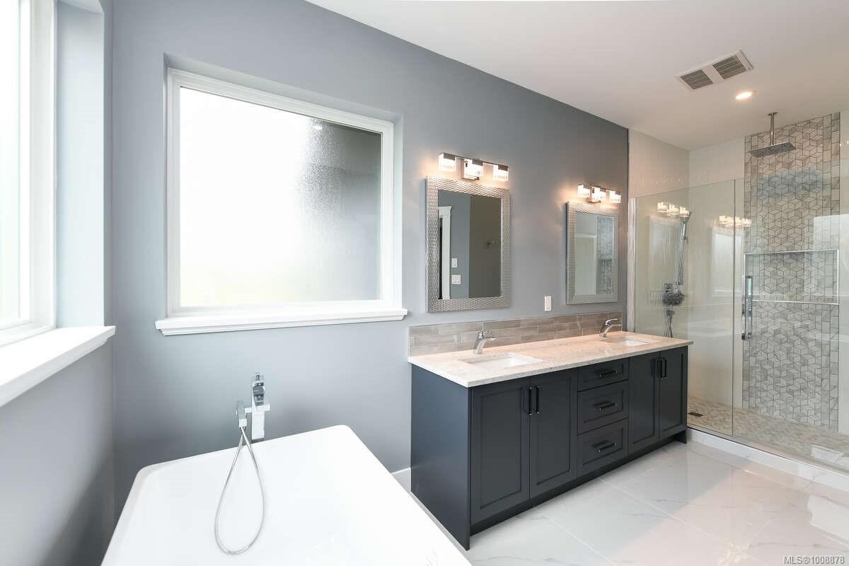 2390 Barbara Rd, Courtenay, BC