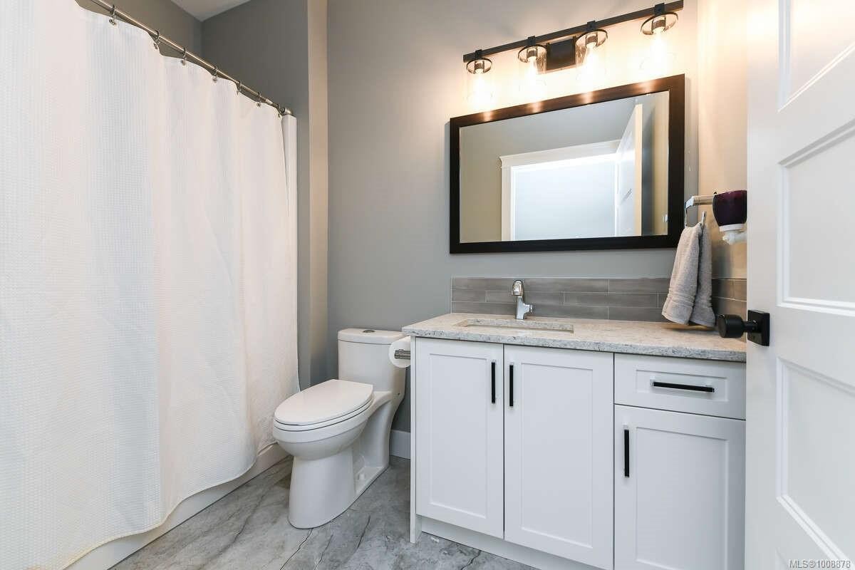 2390 Barbara Rd, Courtenay, BC