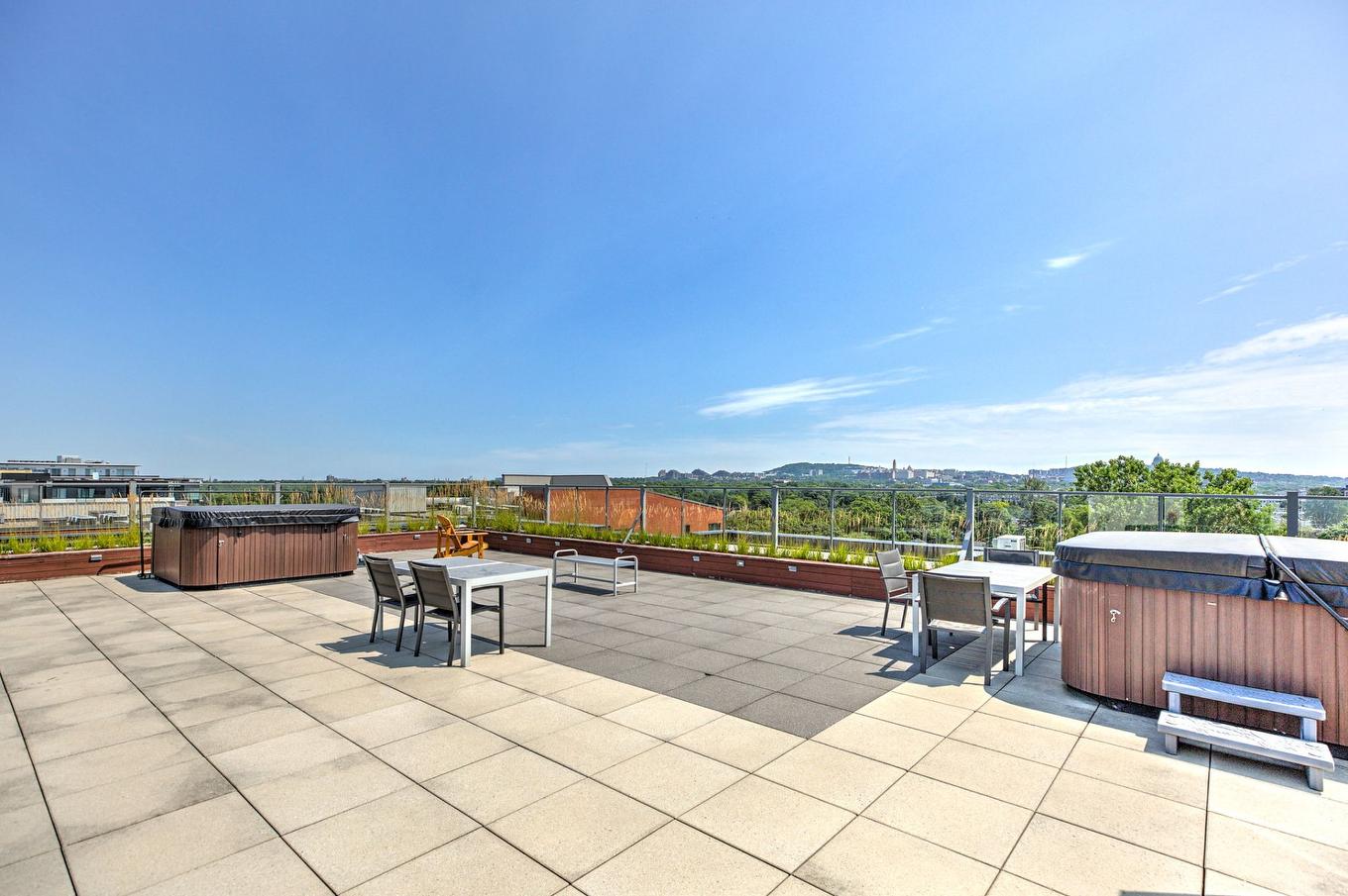 Patio - 511-2335 Ch. Manella, Mont-Royal, QC - Outdoor With View