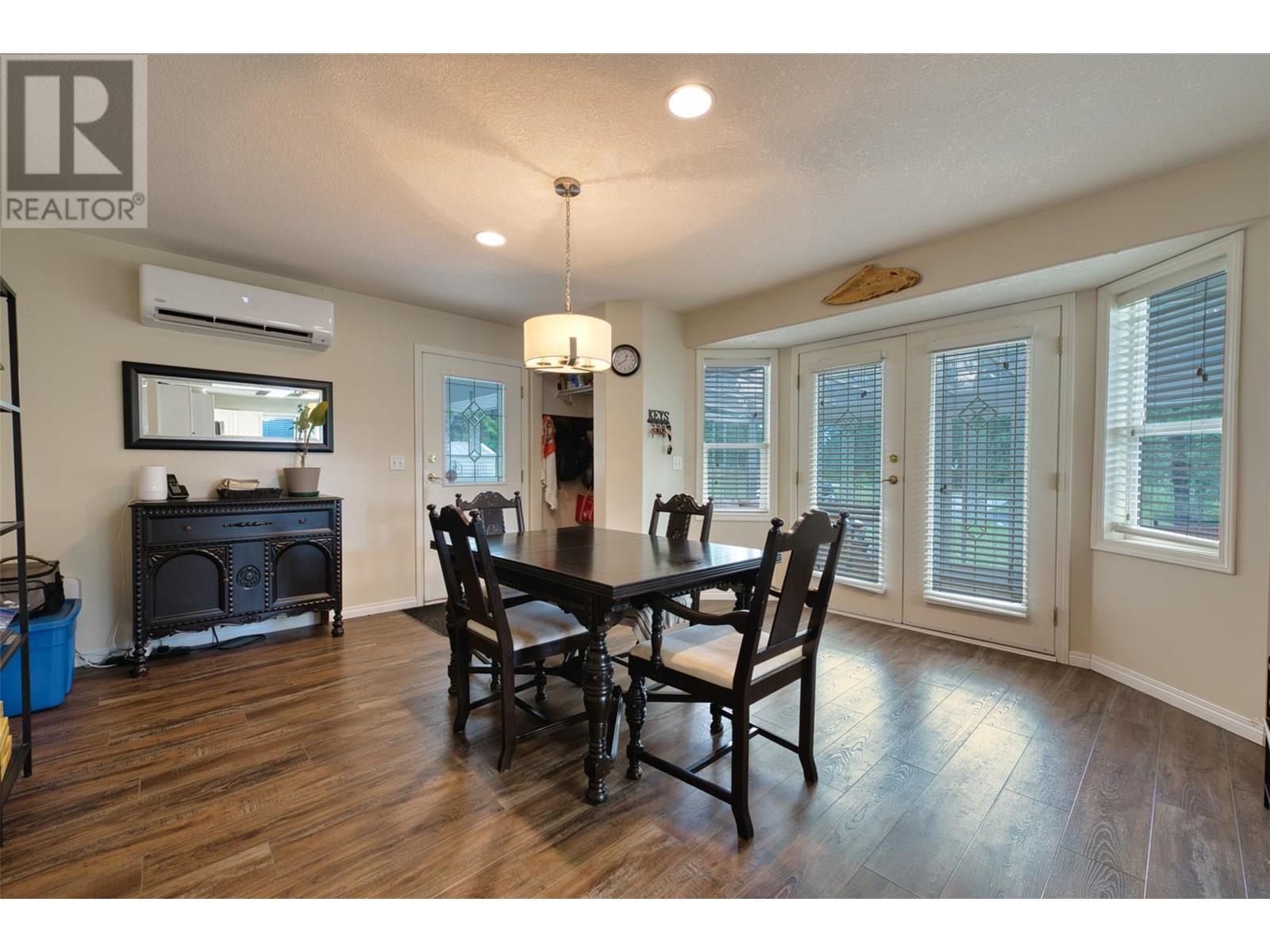 90 Mcinnes Road, Lumby, BC - Indoor Photo Showing Dining Room