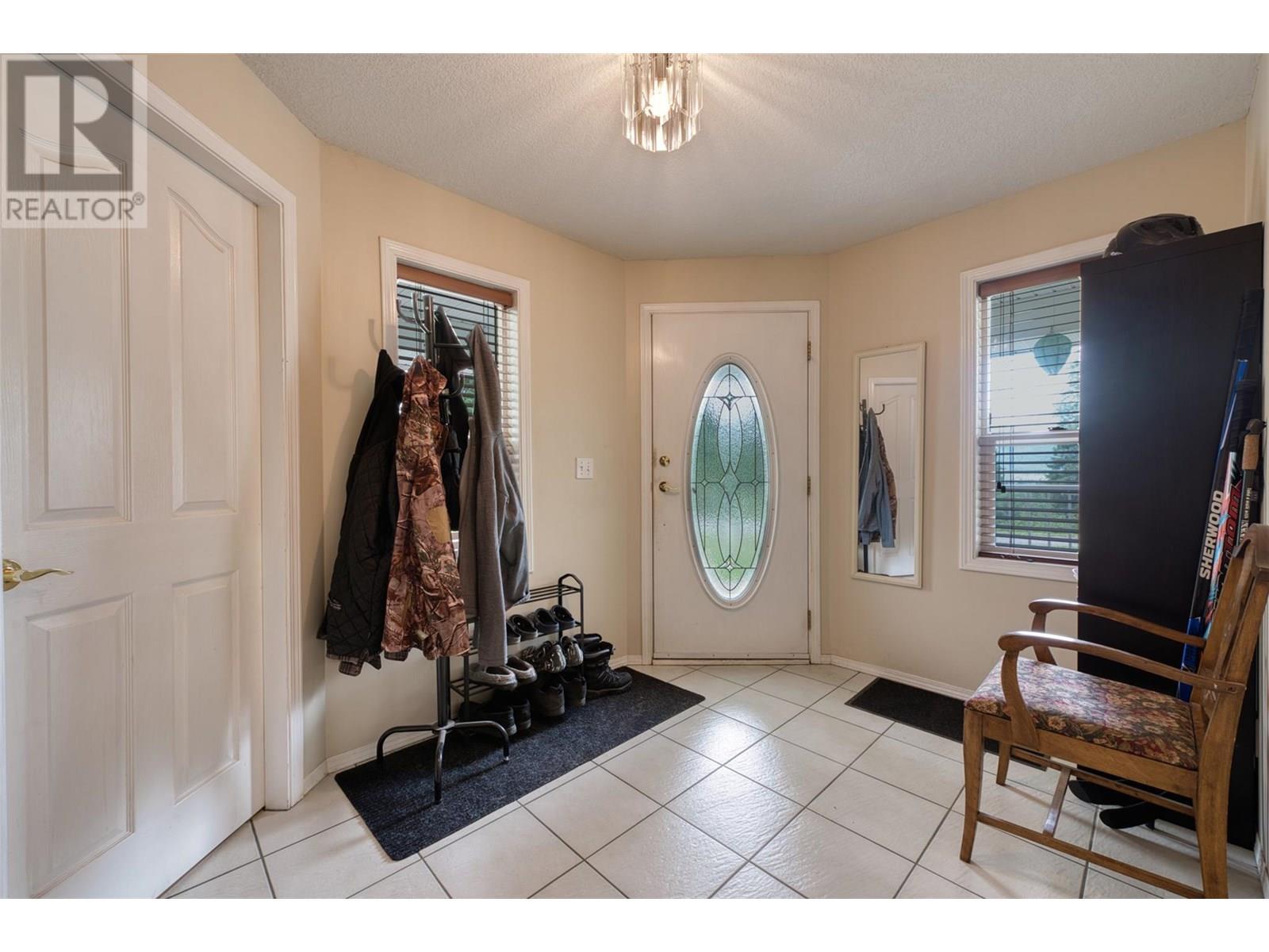 90 Mcinnes Road, Lumby, BC - Indoor Photo Showing Other Room