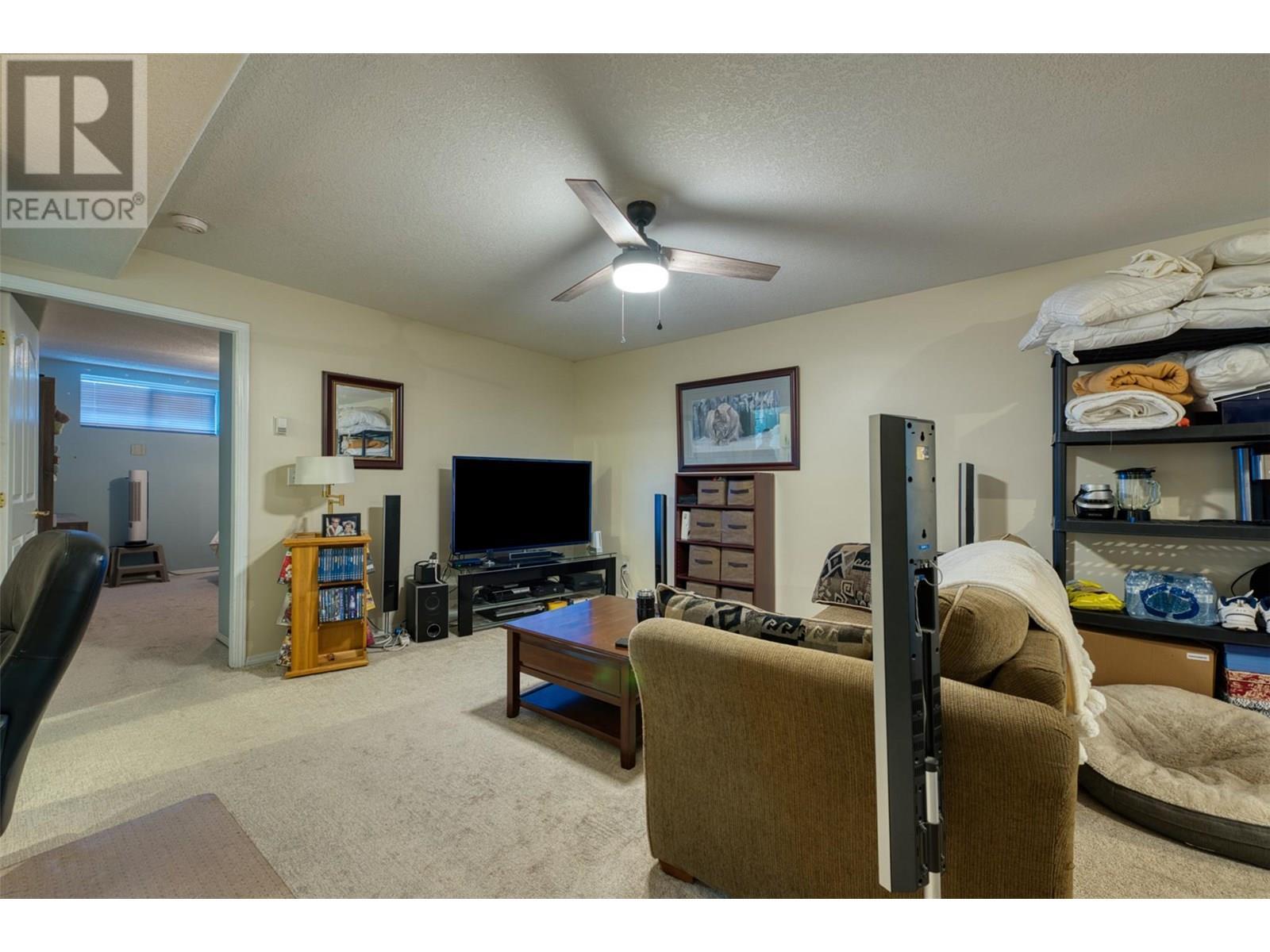 90 Mcinnes Road, Lumby, BC - Indoor