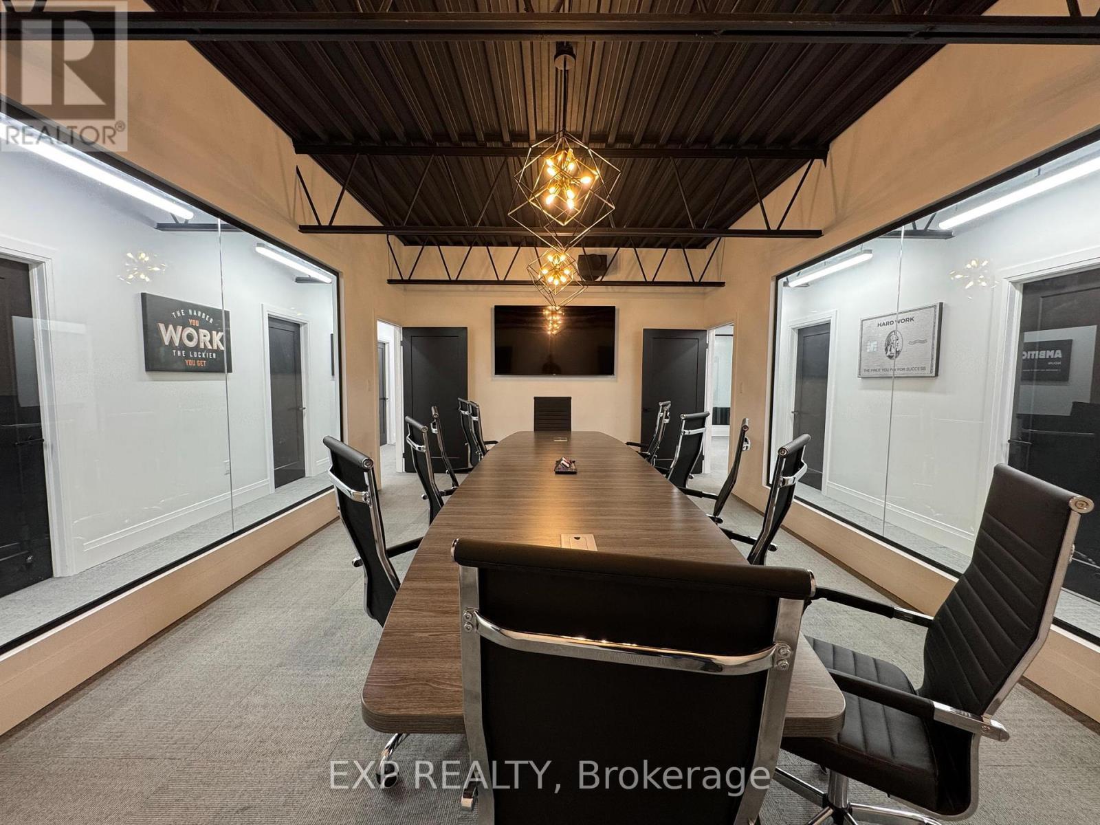 156 Parkdale Avenue N, Hamilton, ON