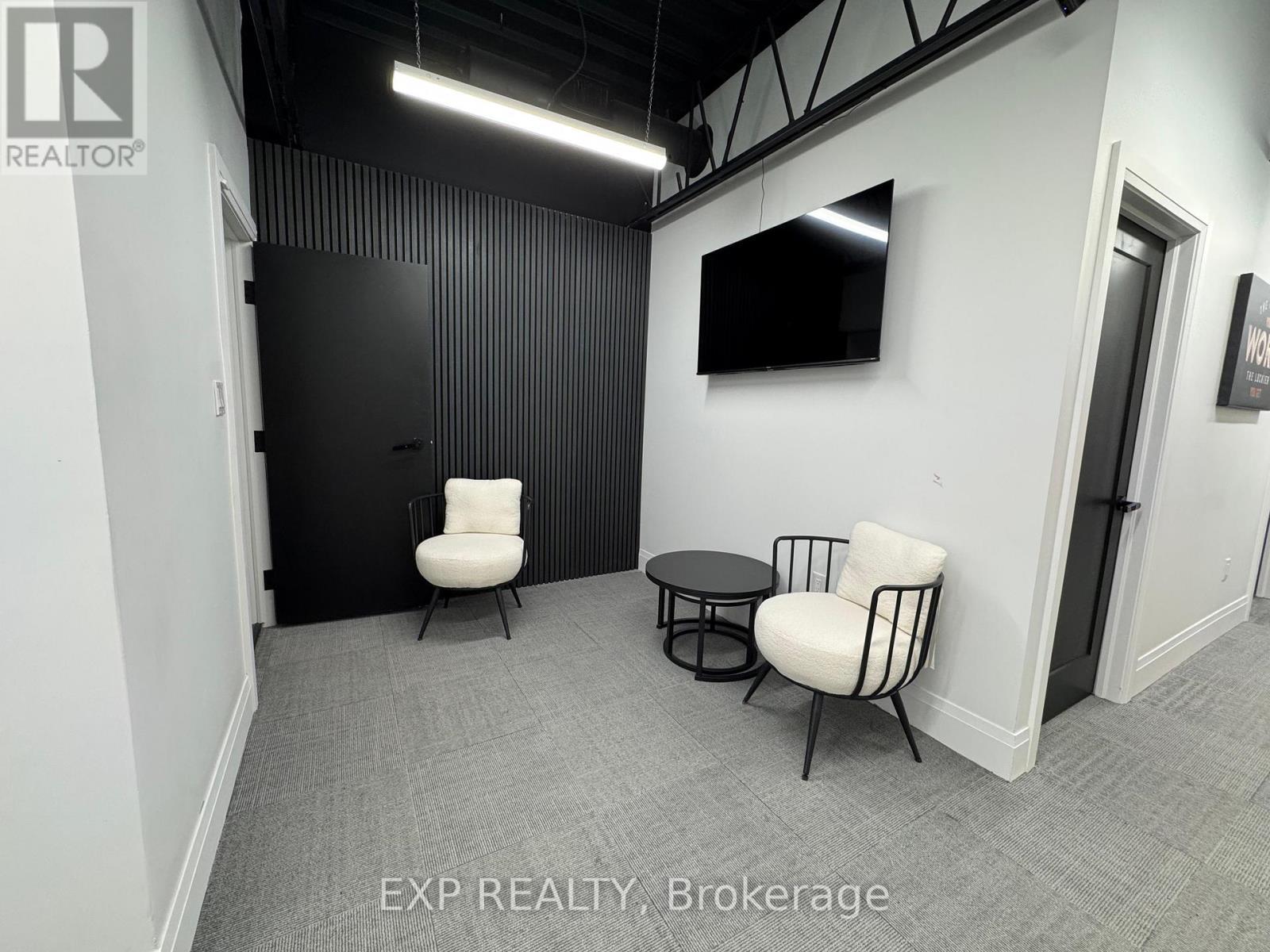 156 Parkdale Avenue N, Hamilton, ON