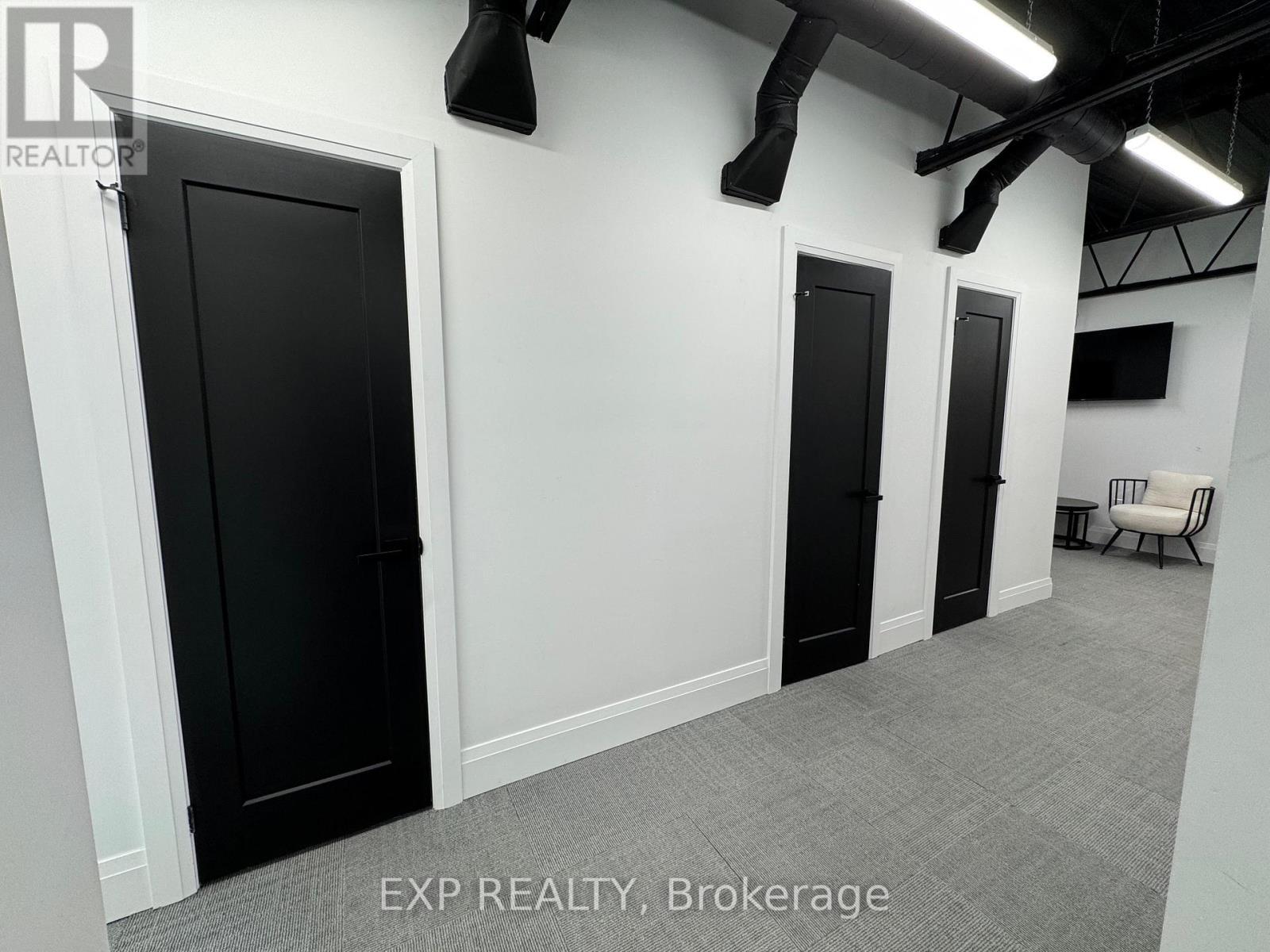 156 Parkdale Avenue N, Hamilton, ON