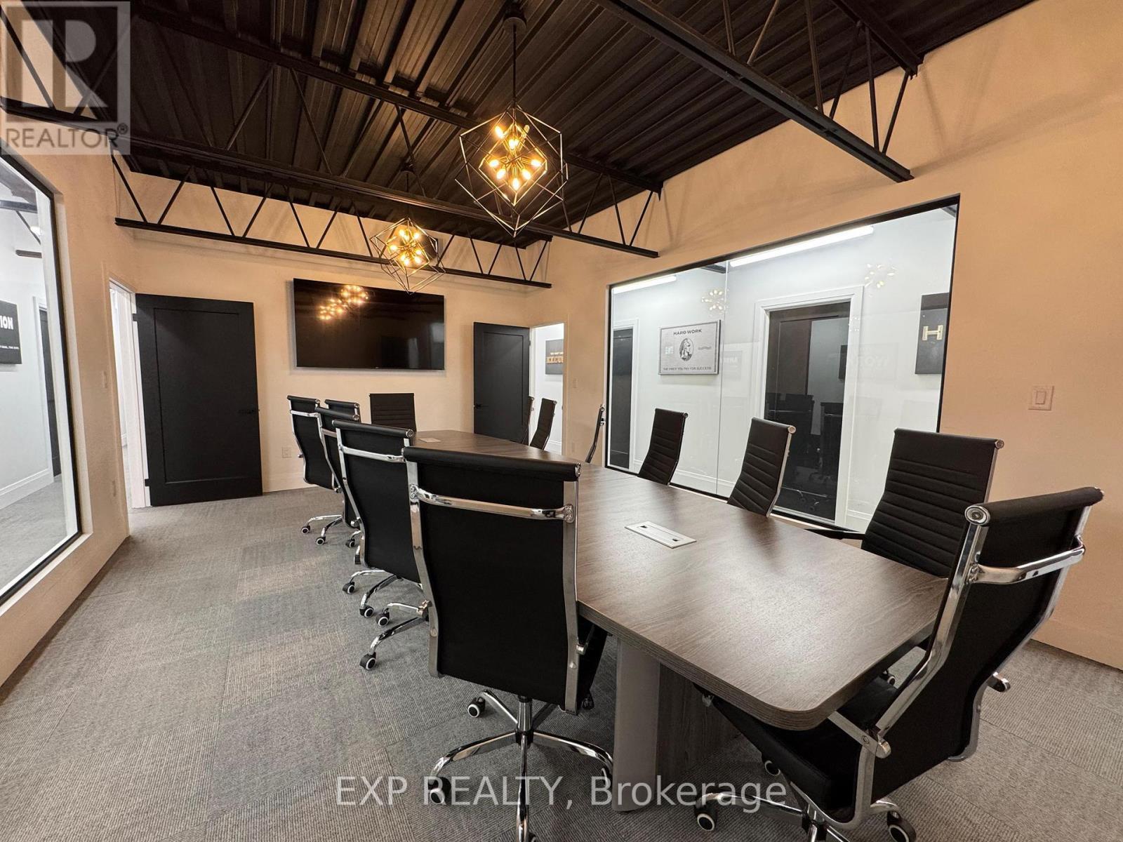 156 Parkdale Avenue N, Hamilton, ON