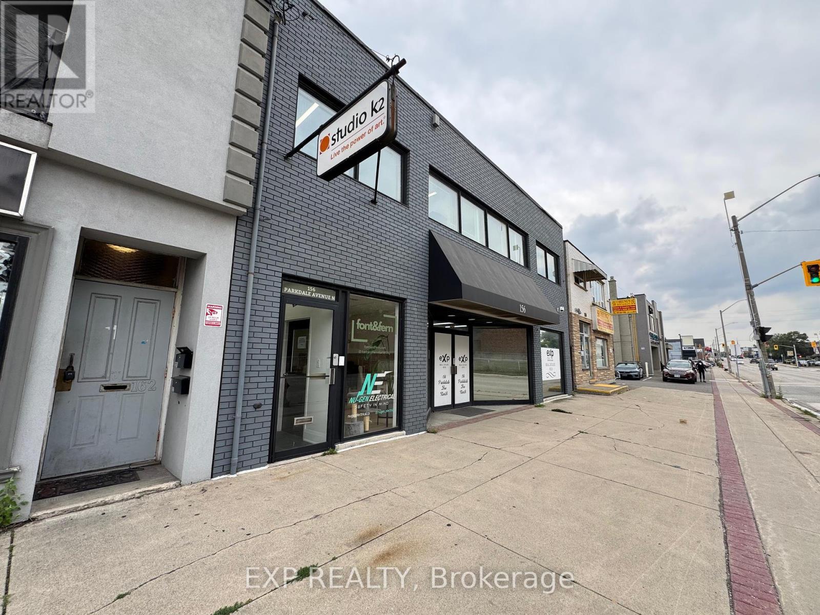 156 Parkdale Avenue N, Hamilton, ON