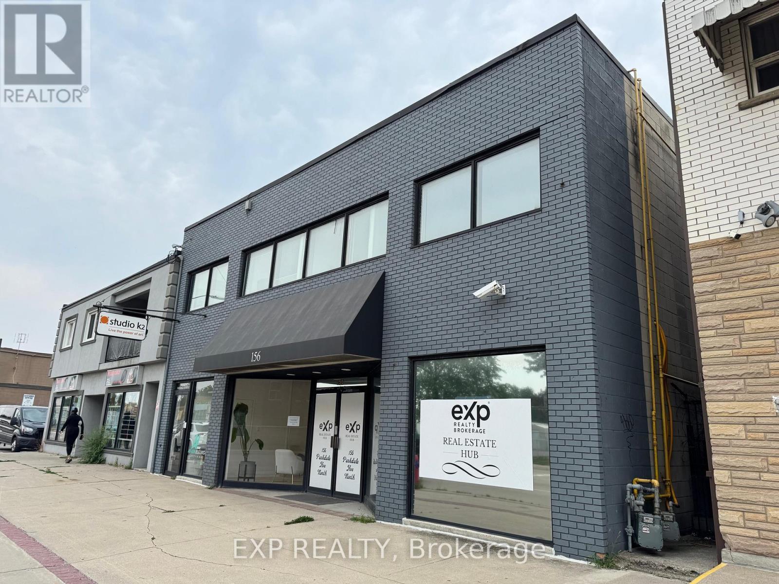 156 Parkdale Avenue N, Hamilton, ON