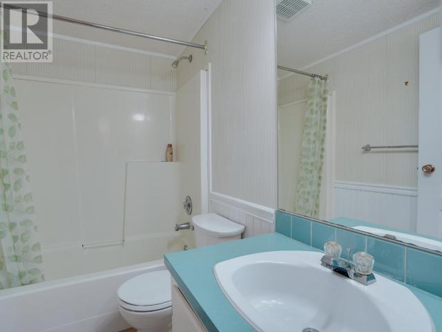 201-7575 Duncan Street, Powell River, BC - Indoor Photo Showing Bathroom