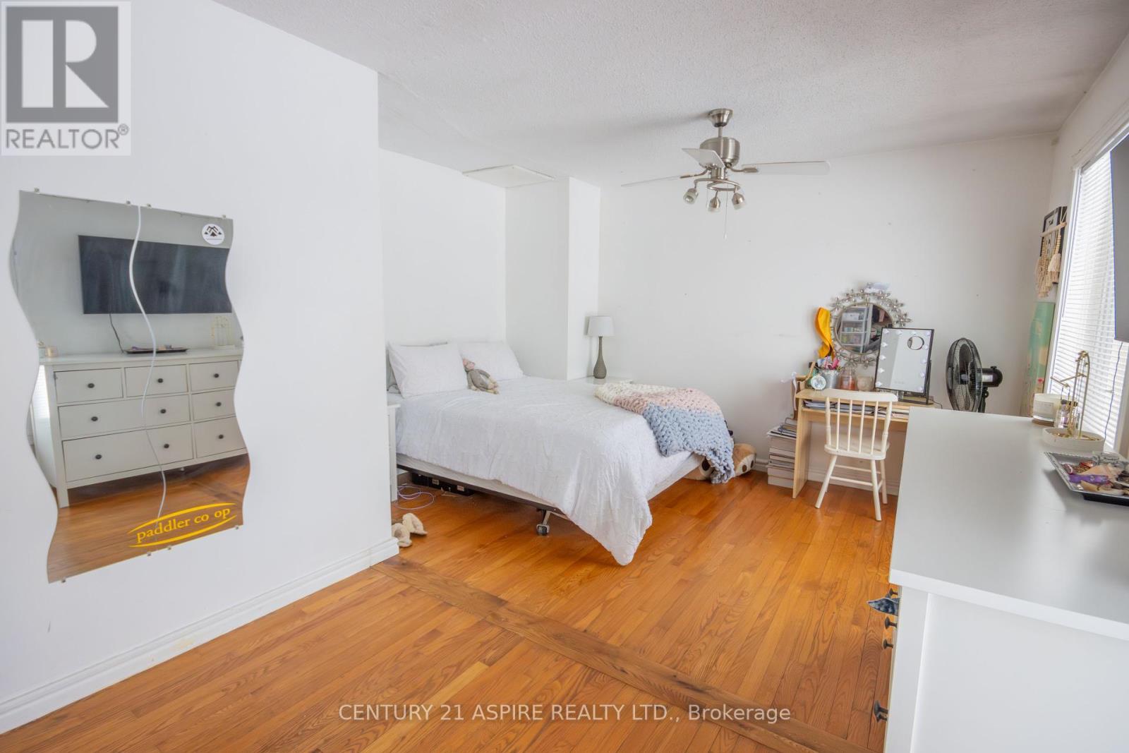 2112 Schutt Road, Brudenell, Lyndoch And Raglan, ON - Indoor Photo Showing Bedroom