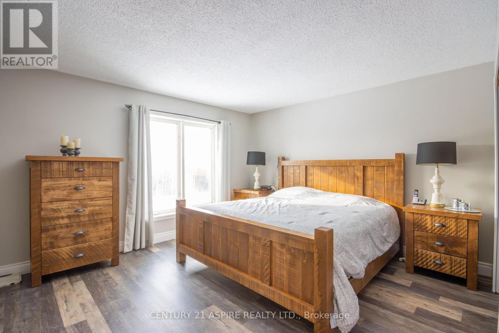 2112 Schutt Road, Brudenell, Lyndoch And Raglan, ON - Indoor Photo Showing Bedroom
