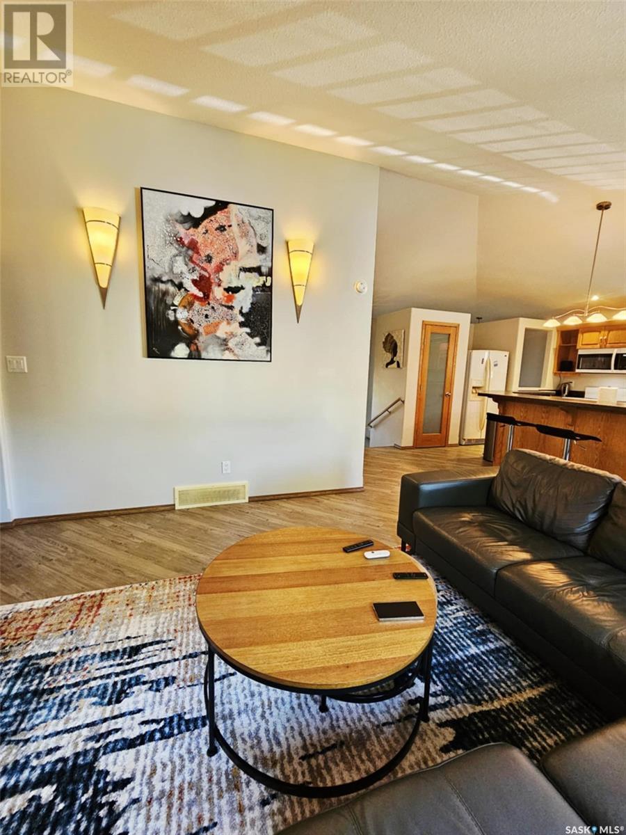 1122 Borden Drive, Esterhazy, SK - Indoor Photo Showing Living Room