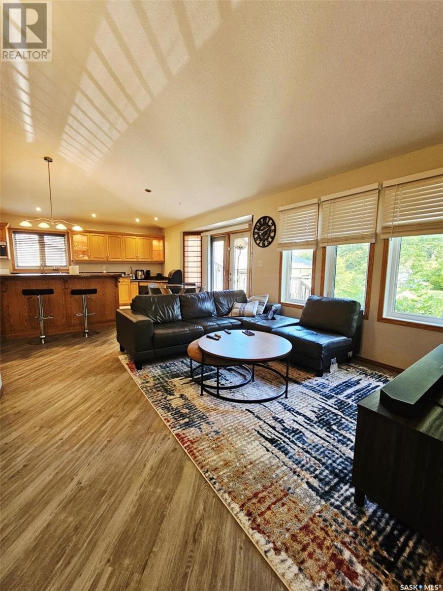 1122 Borden Drive, Esterhazy, SK - Indoor Photo Showing Living Room