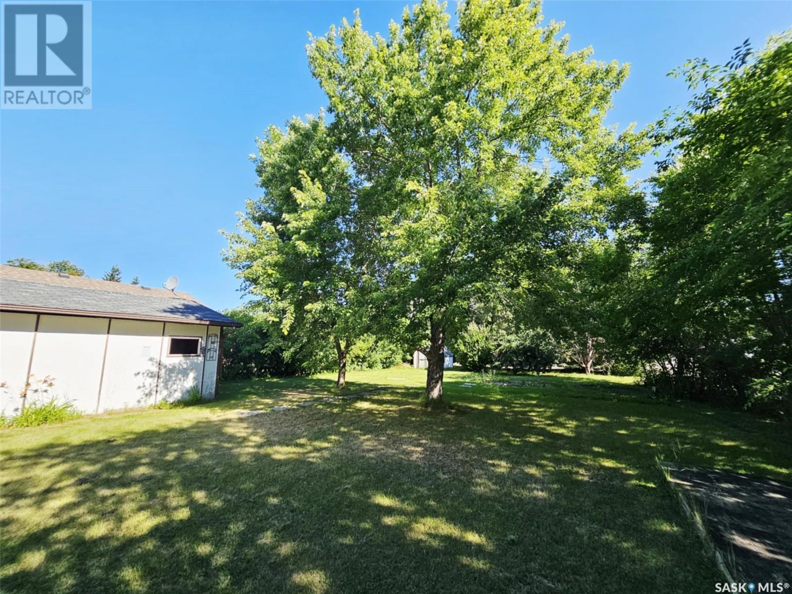 1122 Borden Drive, Esterhazy, SK - Outdoor