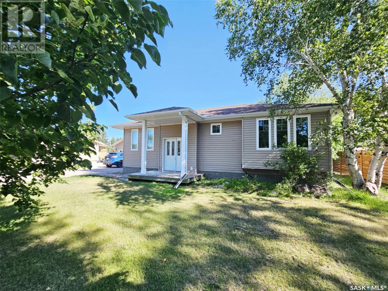 1122 Borden Drive, Esterhazy, SK - Outdoor