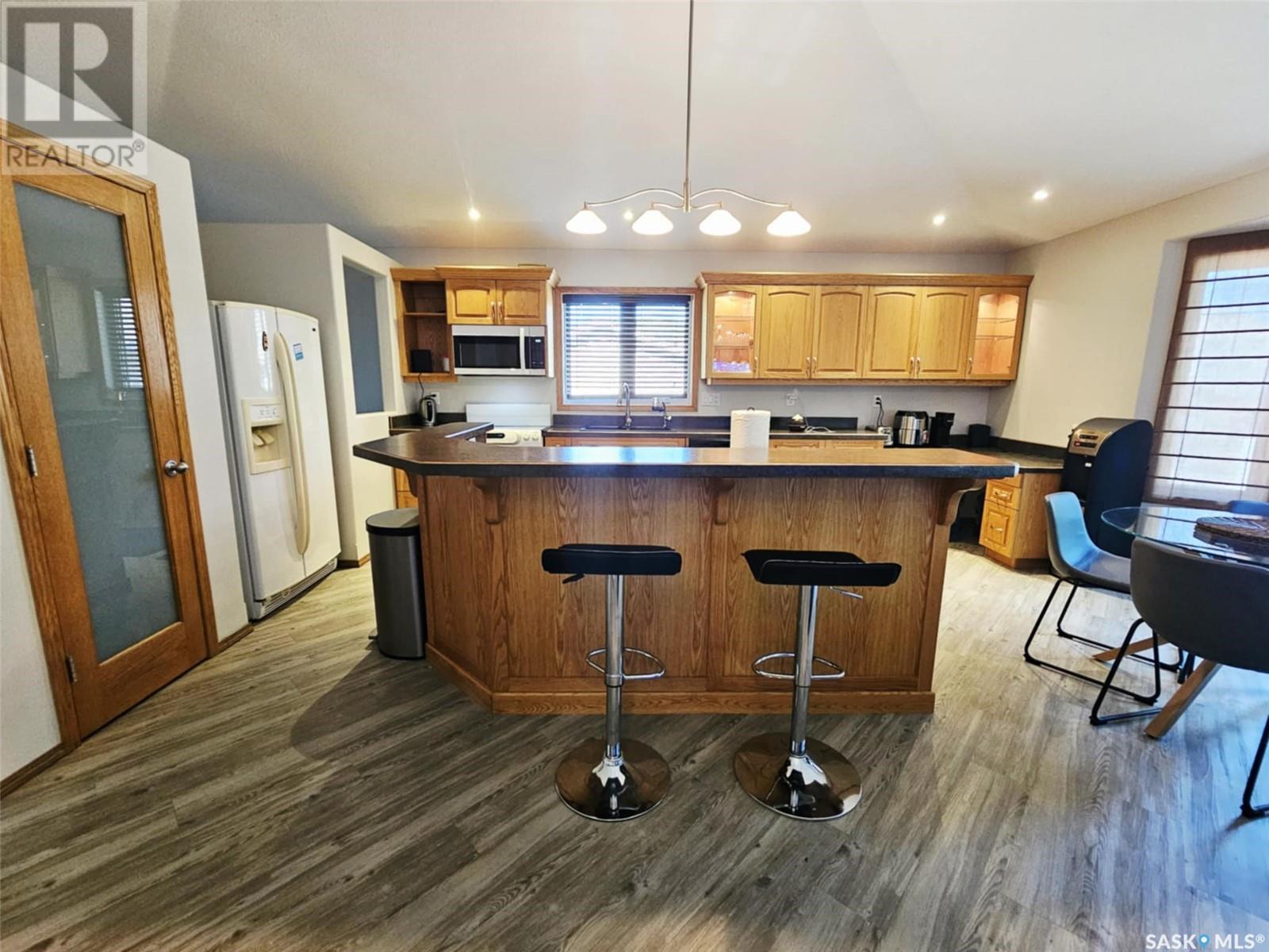 1122 Borden Drive, Esterhazy, SK - Indoor Photo Showing Kitchen