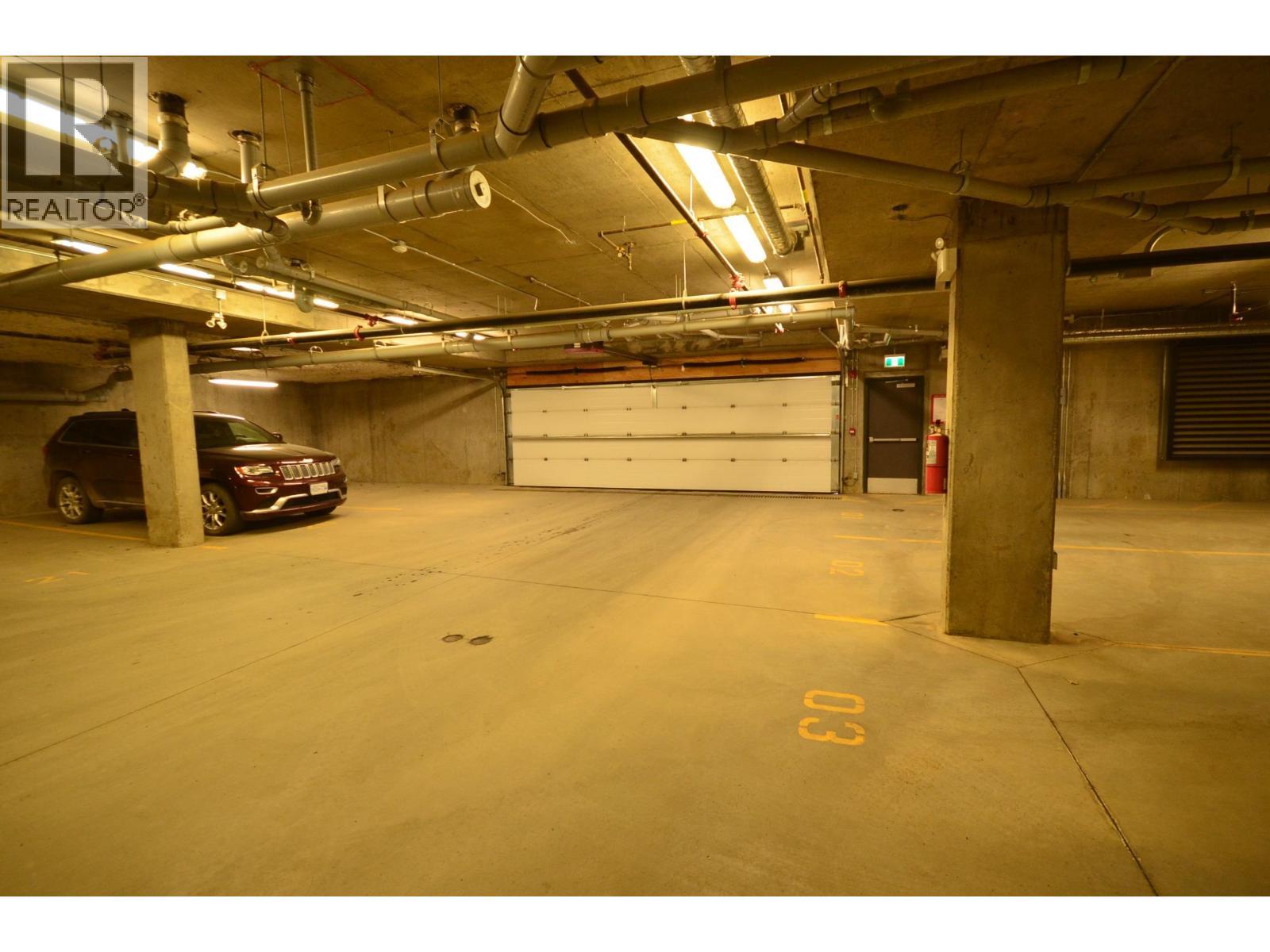 406 10307 112 Street, Fort St. John, BC - Indoor Photo Showing Garage