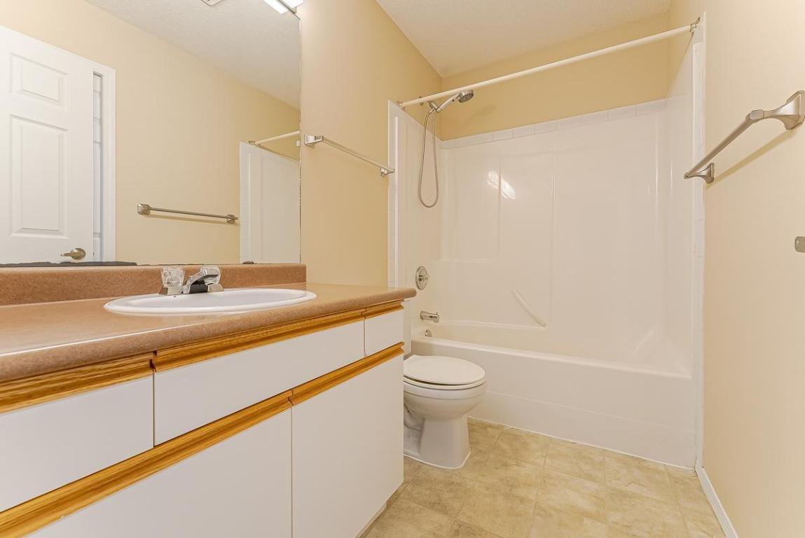 20-1920 Hugh Allan Drive, Kamloops, BC - Indoor Photo Showing Bathroom