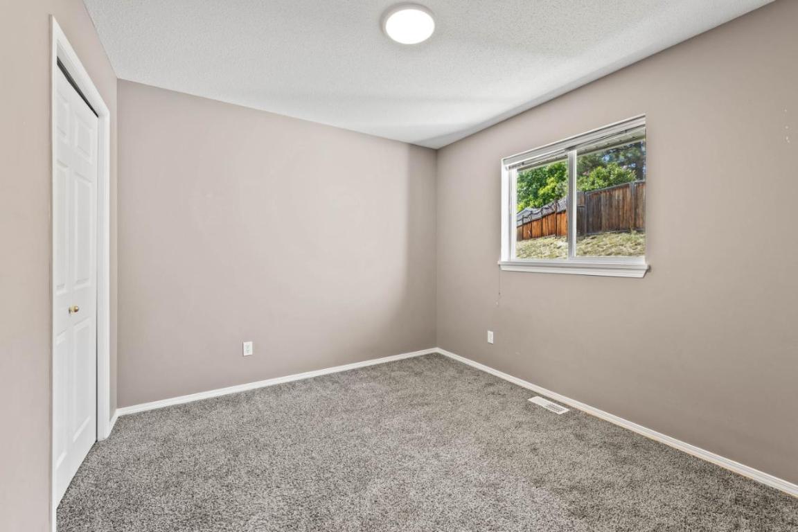 19-1920 Hugh Allan Drive, Kamloops, BC - Indoor Photo Showing Other Room