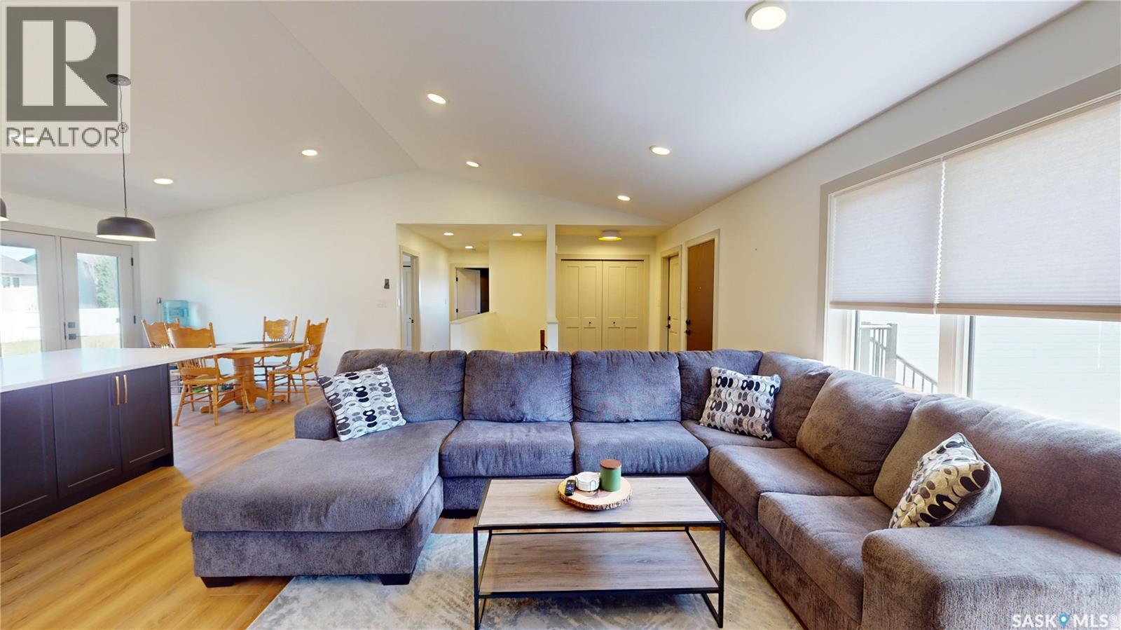 209 Willow Crescent, Waldheim, SK - Indoor Photo Showing Living Room