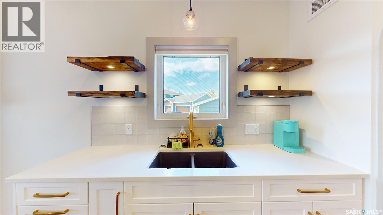 209 Willow Crescent, Waldheim, SK - Indoor Photo Showing Kitchen