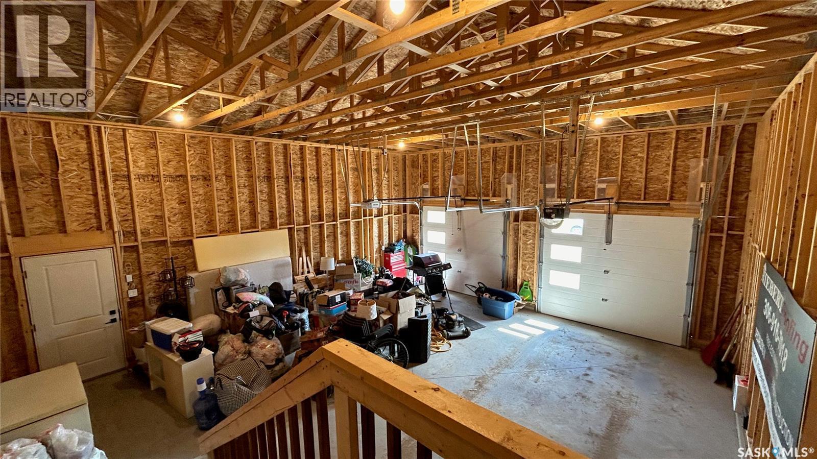209 Willow Crescent, Waldheim, SK - Indoor Photo Showing Garage