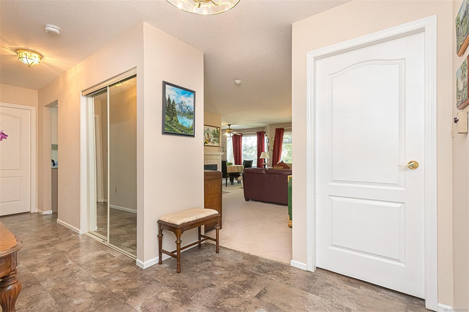 303C-4678 Elk Lake Dr, Saanich, BC - Indoor Photo Showing Other Room