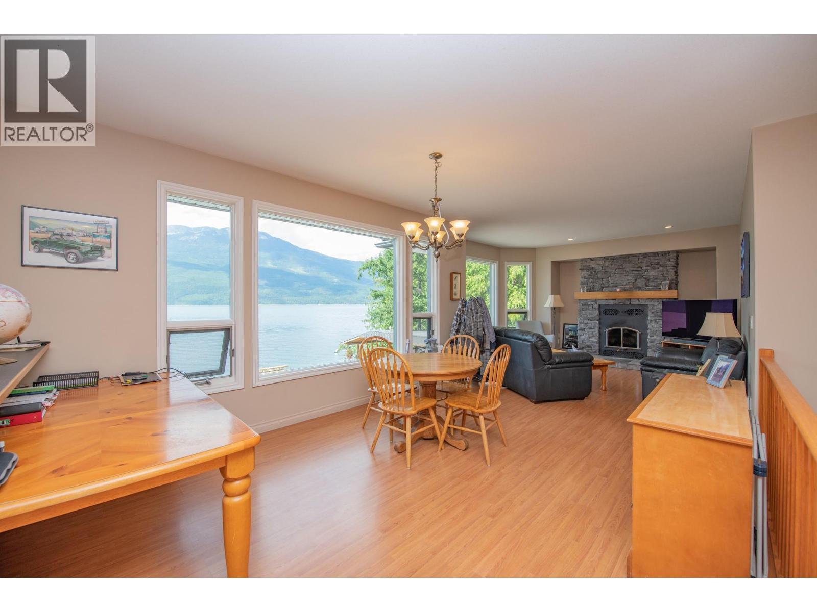 1710 6 Highway, Nakusp, BC - Indoor With Fireplace