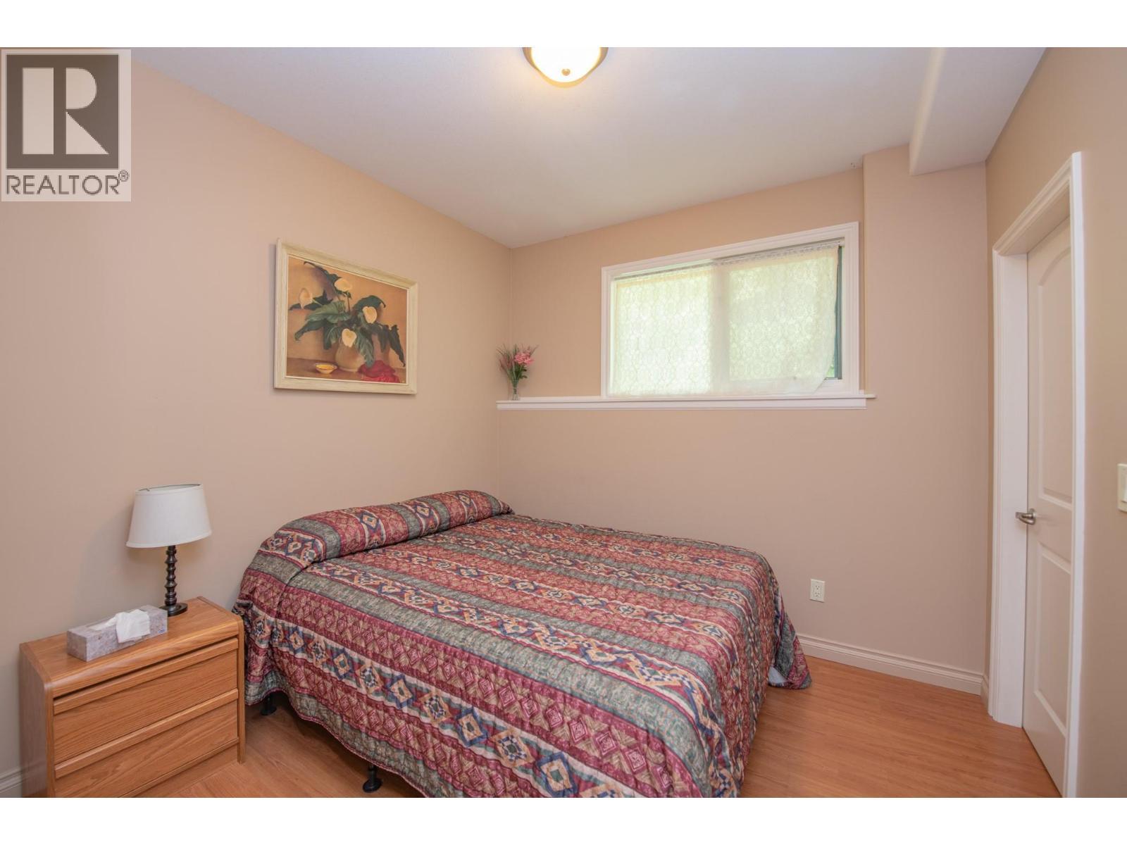 1710 6 Highway, Nakusp, BC - Indoor Photo Showing Bedroom