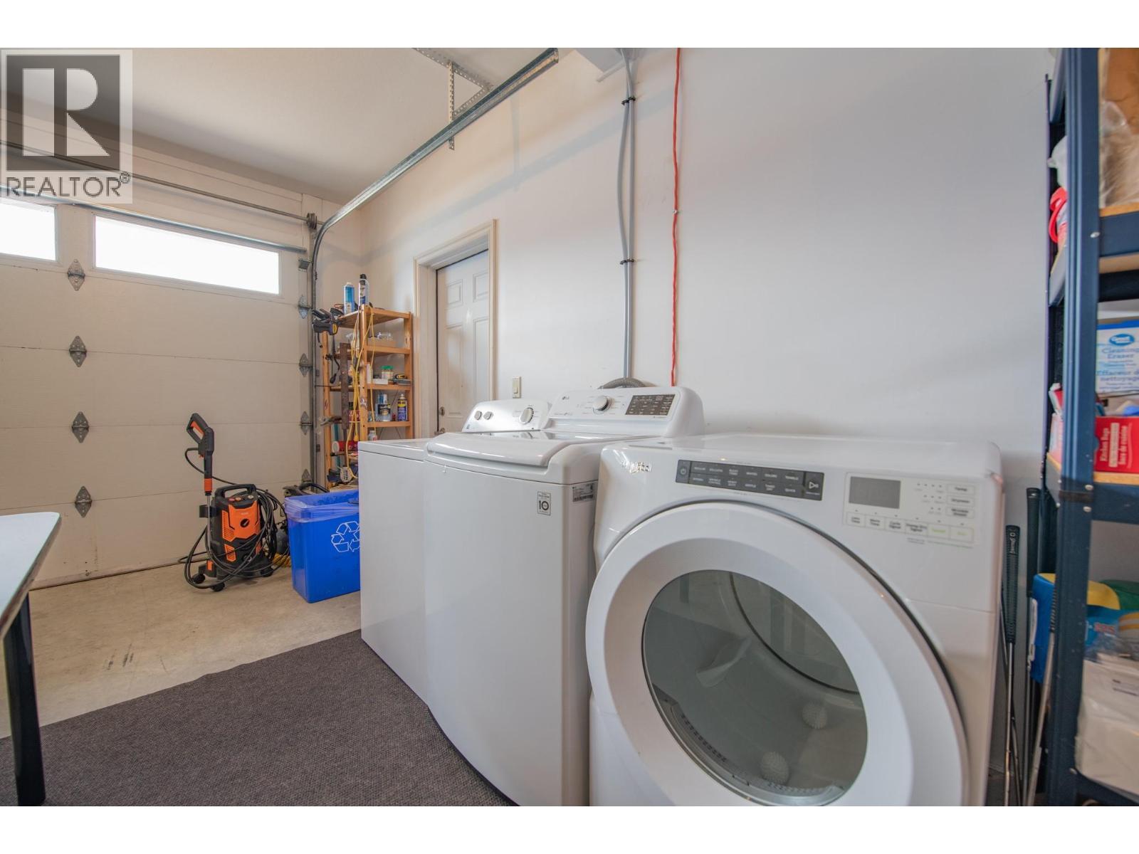 1710 6 Highway, Nakusp, BC - Indoor Photo Showing Laundry Room