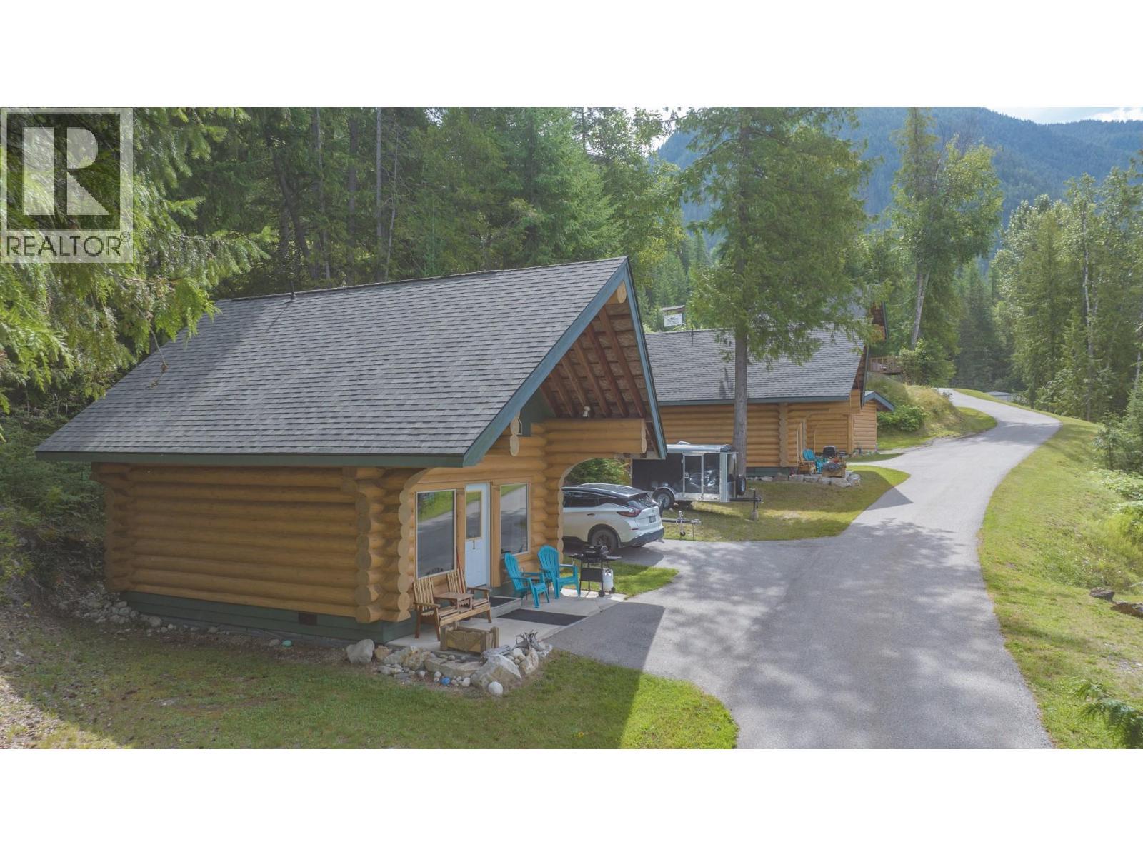1710 6 Highway, Nakusp, BC - Outdoor